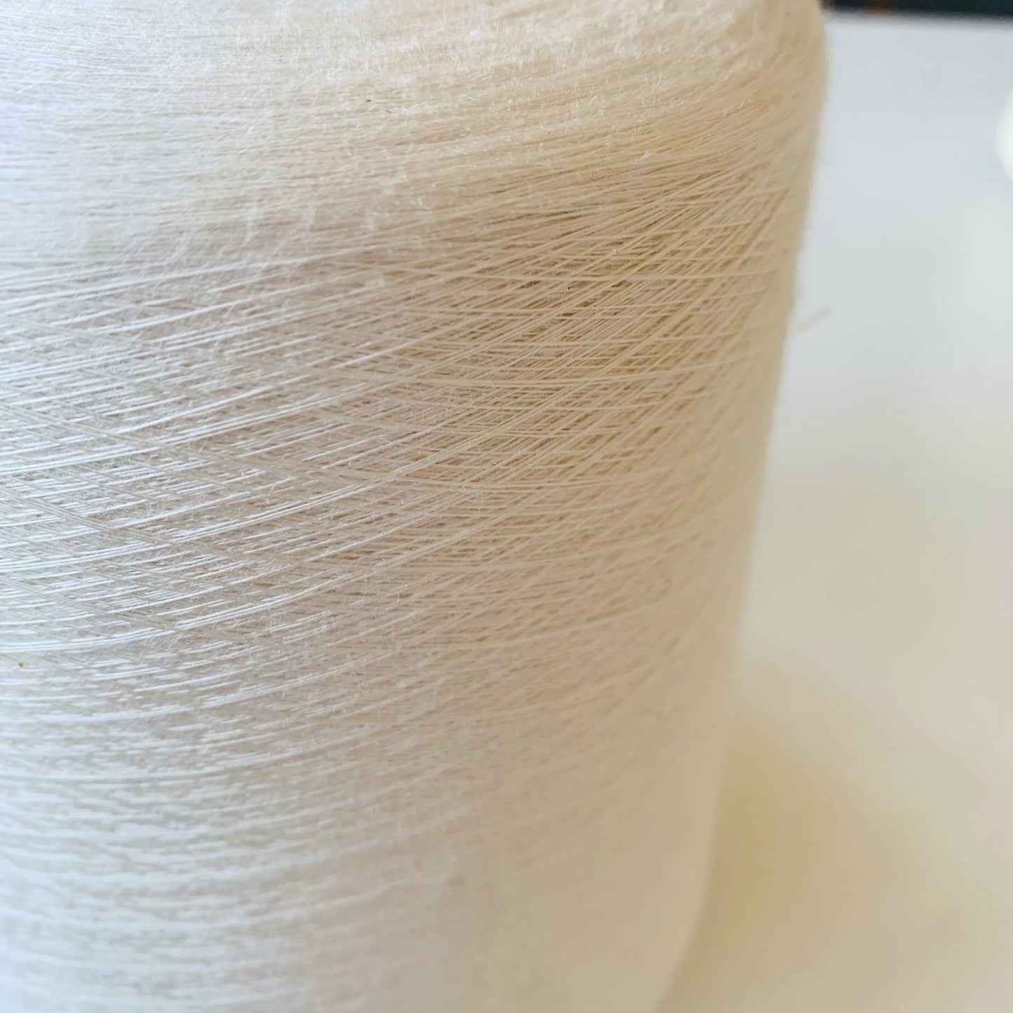 Nachhaltiges Premium Seidengarn • Peace Silk • 100% Seide • Naturweiß • Nm 40/1 • 1kg Kone