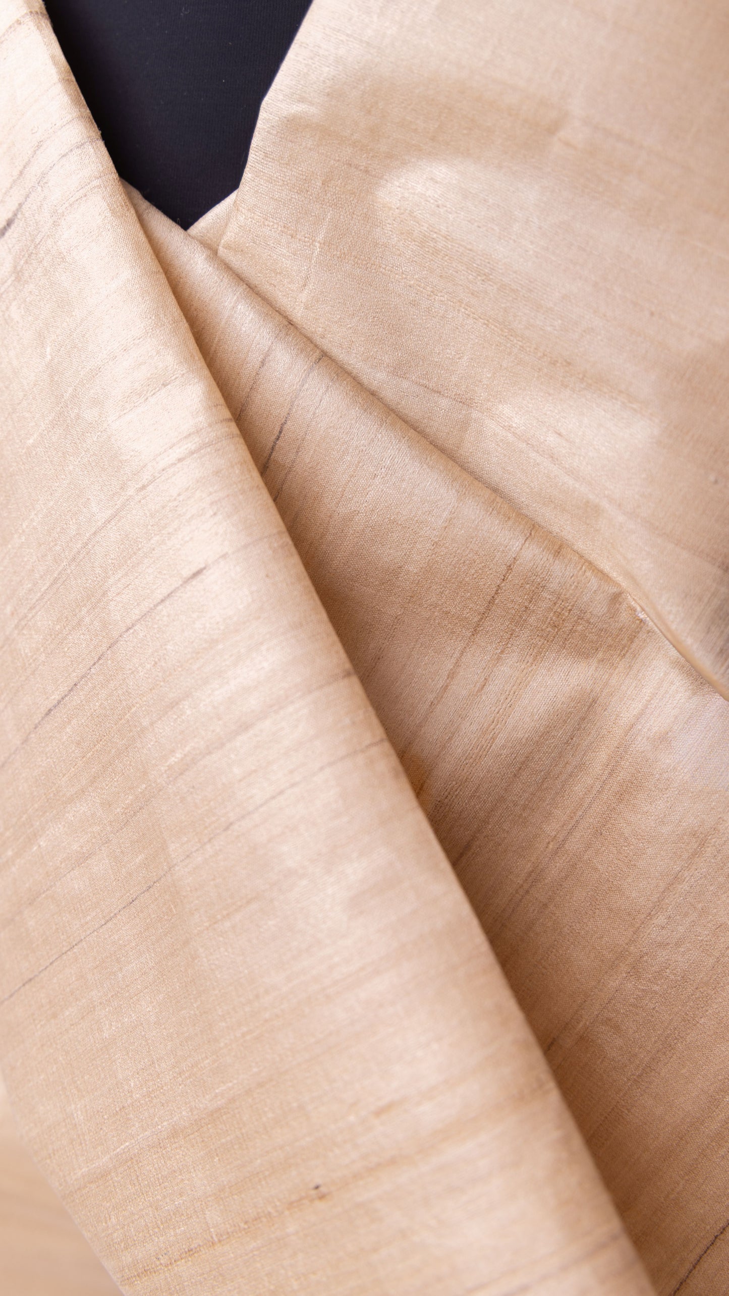 Seidenstoff Fester Taft • Peace Silk • 100% Seide • Beige-Braun • Handgewebt • Antara