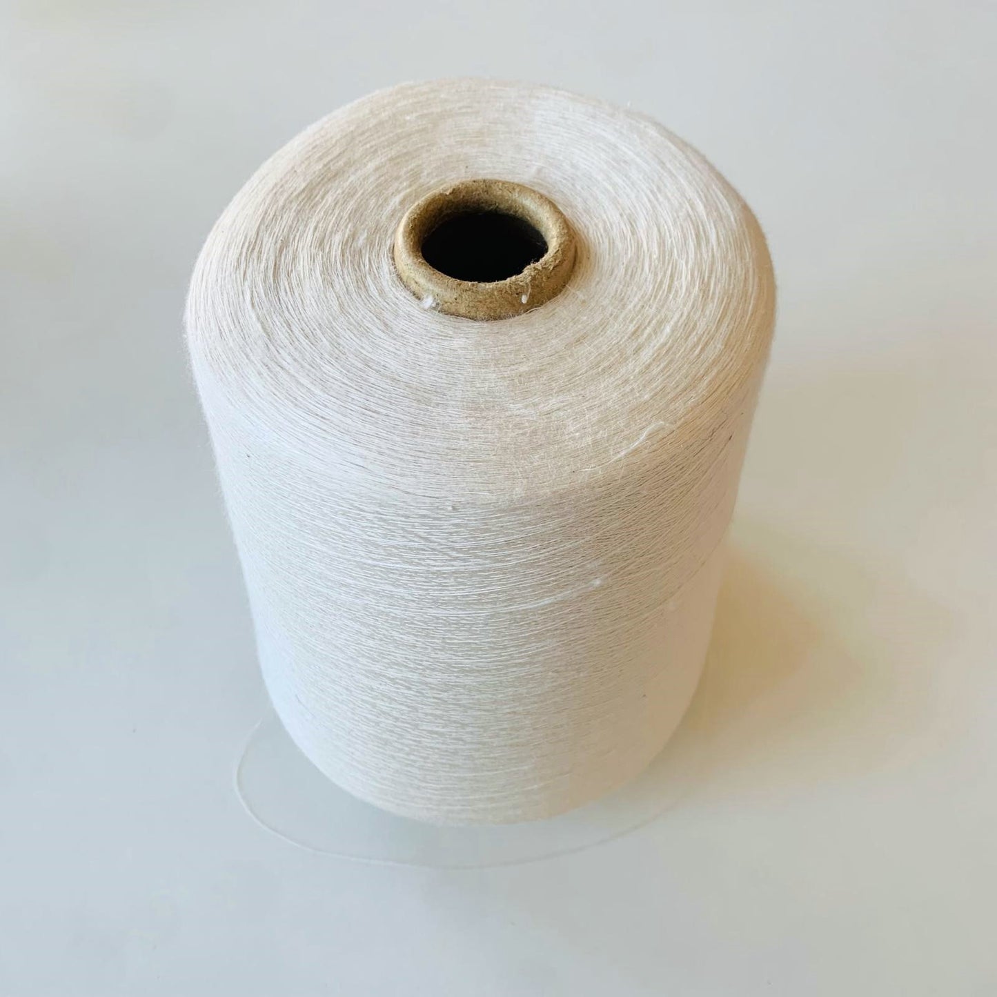 Nachhaltiges Premium Seidengarn • Peace Silk • 100% Seide • Naturweiß • Nm 40/1 • 1kg Kone