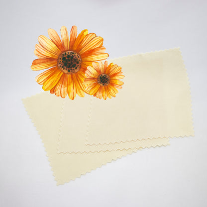 Silk pads with calendula • Skin-nourishing • Peace Silk • 100% silk • 3 pieces • 10 x 10 cm 