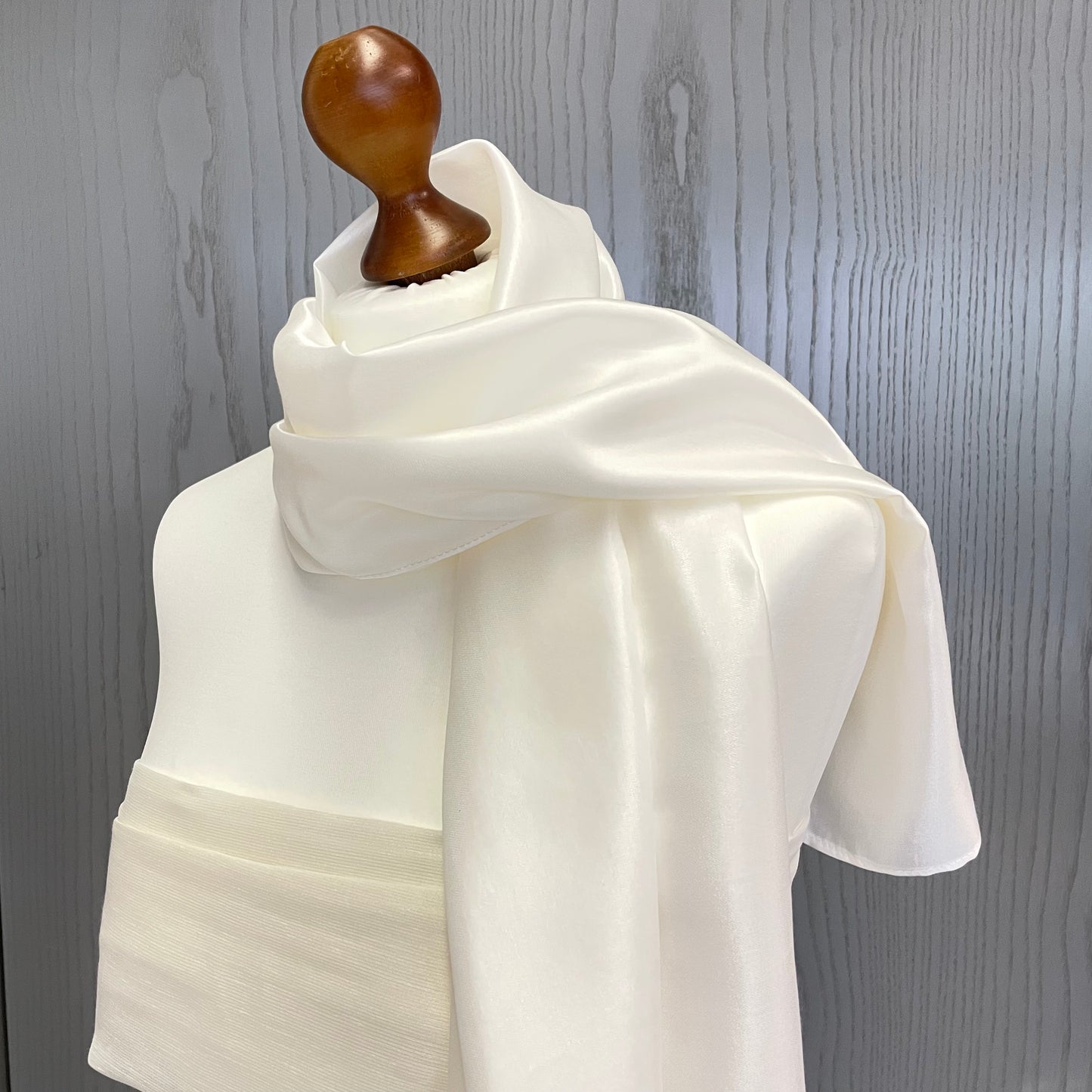 Seidenschal Satin Baumwoll-Seiden-Mischung • Natürliche Peace Silk • 70% Baumwolle 30% Seide • Naturweiß