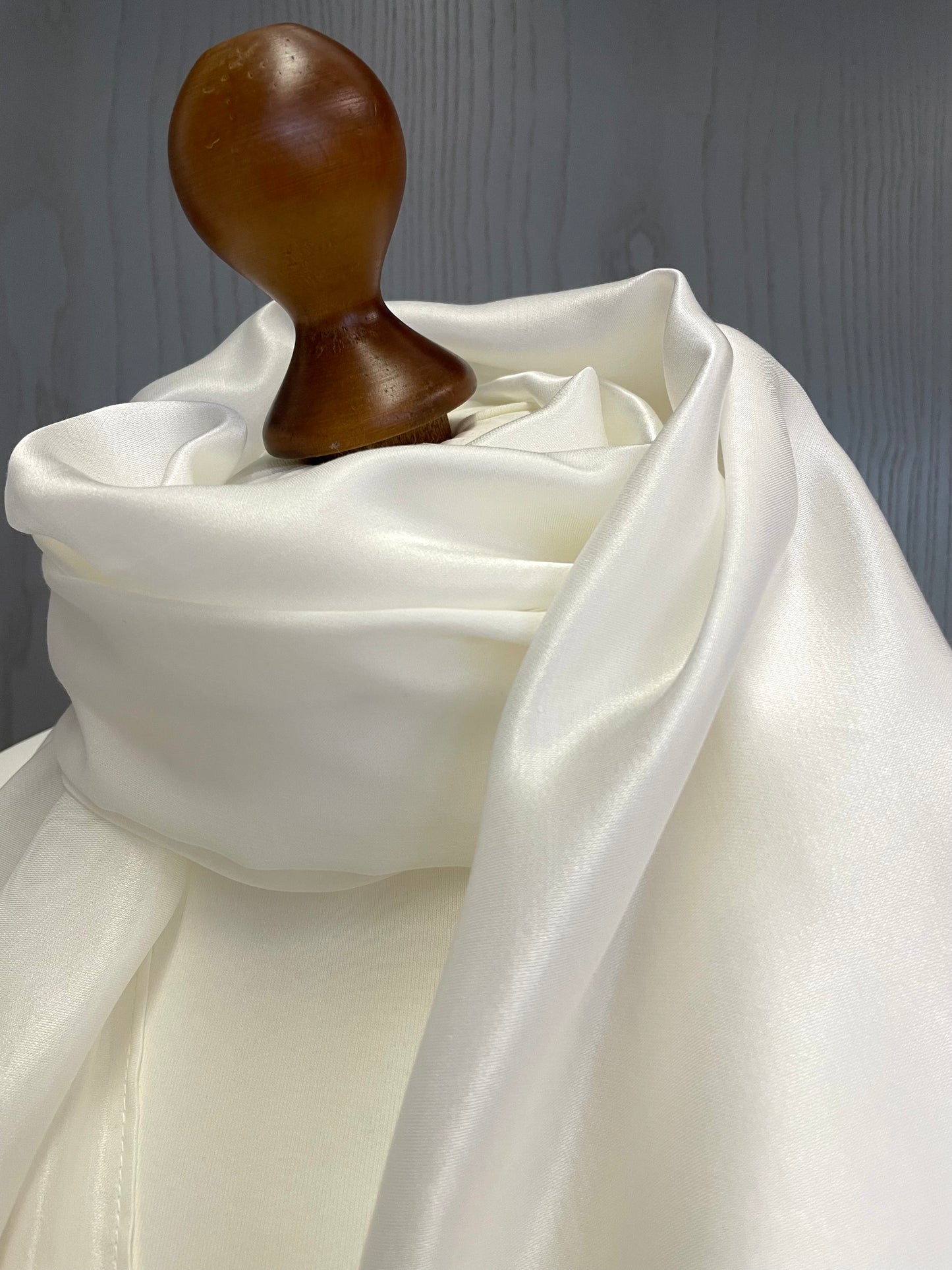 Seidenschal Satin Baumwoll-Seiden-Mischung • Natürliche Peace Silk • 70% Baumwolle 30% Seide • Naturweiß
