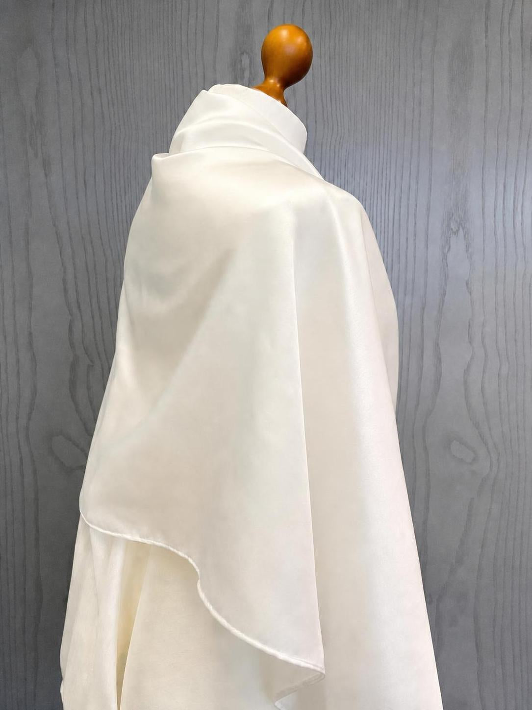 Seidenschal Satin Baumwoll-Seiden-Mischung • Natürliche Peace Silk • 70% Baumwolle 30% Seide • Naturweiß