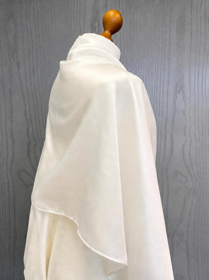 Seidenschal Satin Baumwoll-Seiden-Mischung • Natürliche Peace Silk • 70% Baumwolle 30% Seide • Naturweiß