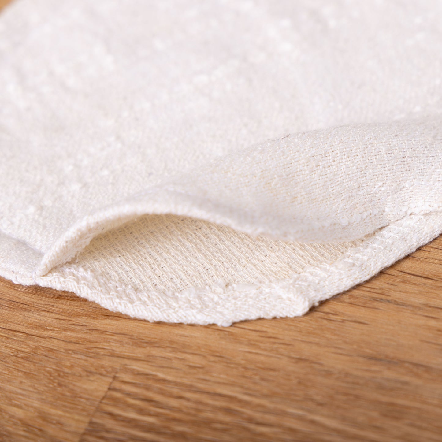 Seiden-Peelingtuch • Gesichtstuch & Abschminktuch • Tierleidfrei & Umweltfreundlich aus Peace Silk • Ungefärbt Naturweiß