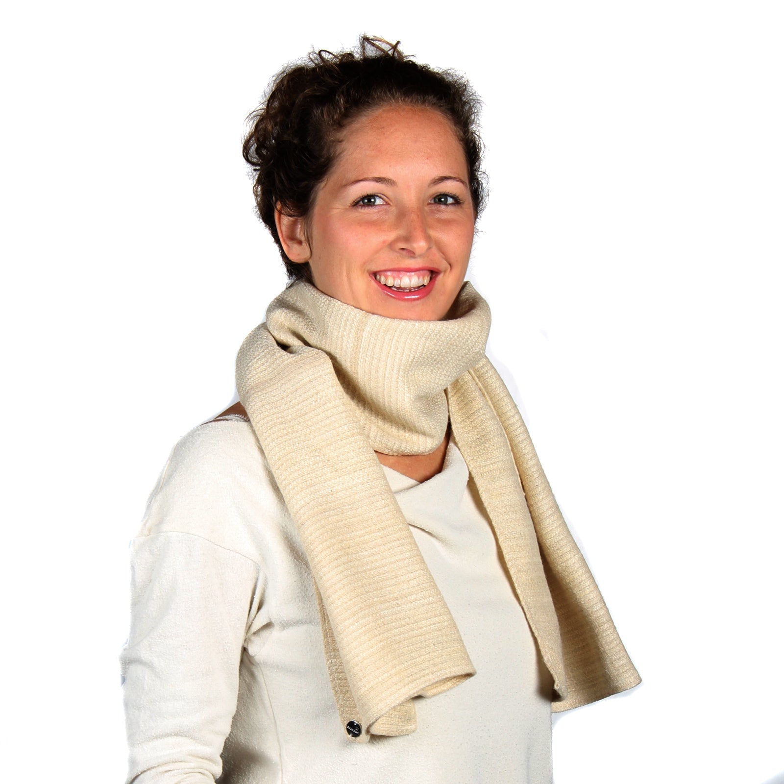 Silk scarf Sahira cream – woman, half portrait smiling, structured scarf around neck