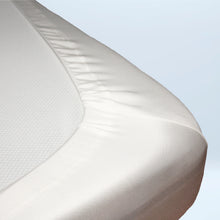 Seiden-Spannbetttuch von Seidenstern • Jersey Hautfreundlich: Ungefärbt • Tierleidfreie Peace Silk • 100 % Seide • Naturweiß