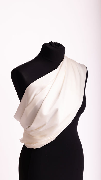 Seidenstoff für Brautkleider • Natürlicher Peace Silk Stretch-Satin • 95% Seide, 5% Elasthan • Naturweiß • Amita