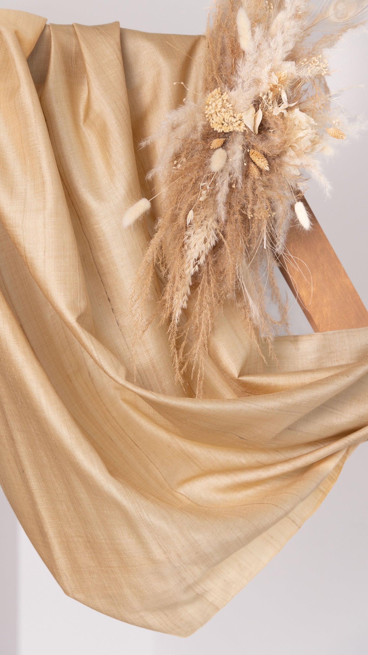 Seidenstoff für Brautkleider • Nachhaltiger Peace Silk Taft • 35% Seide 65% Viskose • Banana Gold