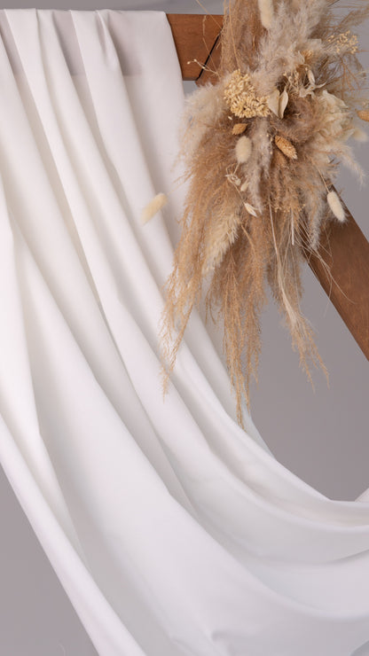 Seidenstoff für Brautkleider • Natürliche Peace Silk Crêpe • 95% Seide, 5% Elasthan • Naturweiß • Dishani