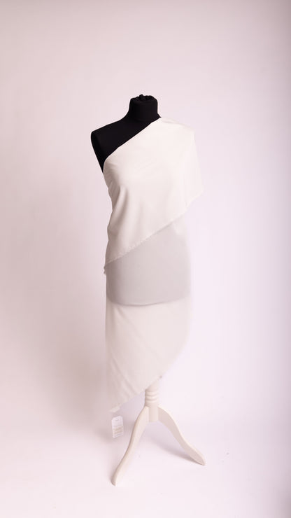 Seidenstoff für Brautkleider • Natürliche Peace Silk Crêpe • 95% Seide, 5% Elasthan • Naturweiß • Dishani