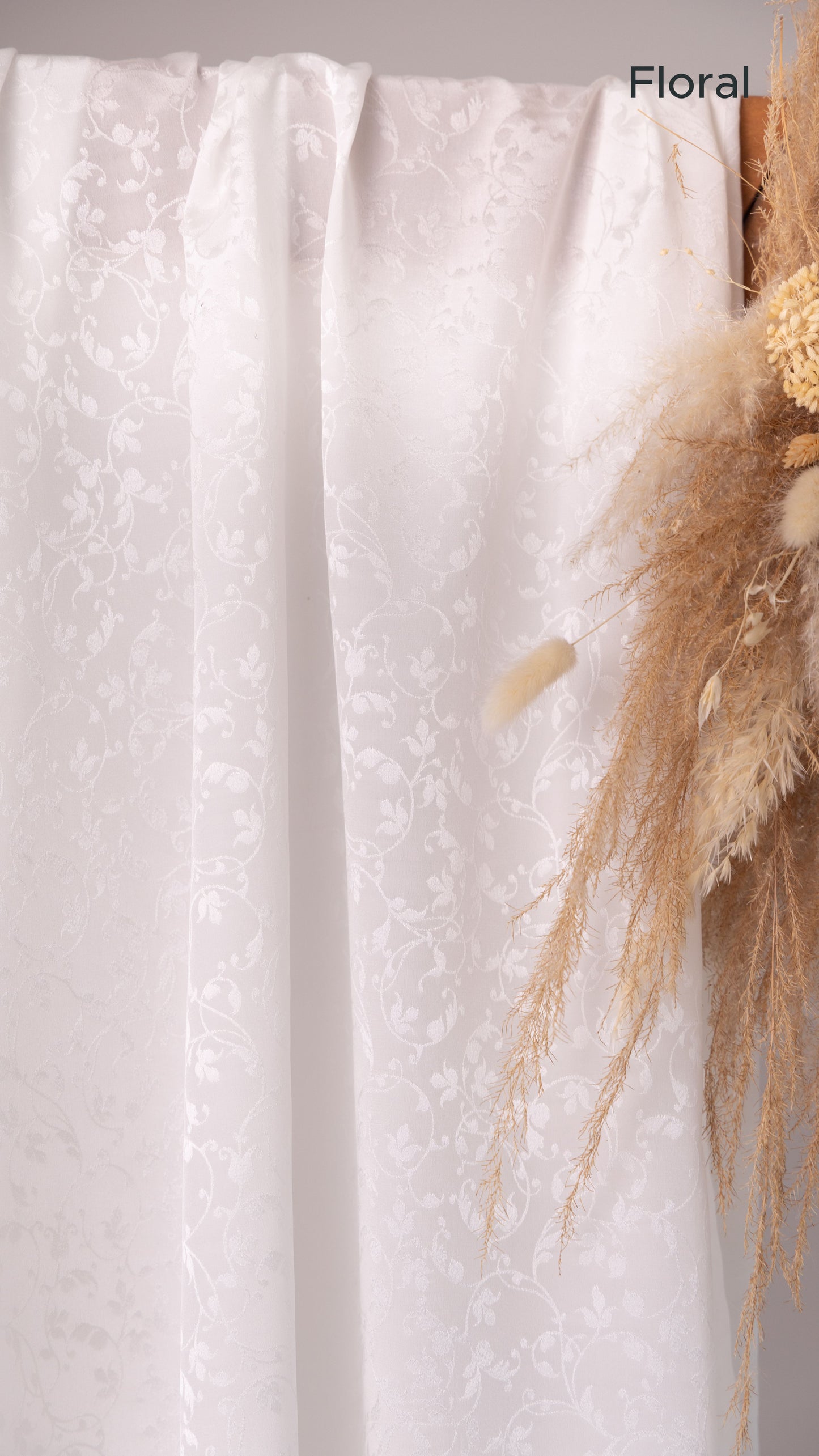 Seidenstoff für Brautkleider • Natürlicher Peace Silk Jacquard • 100% Seide • Naturweiß • Floral & Rosen