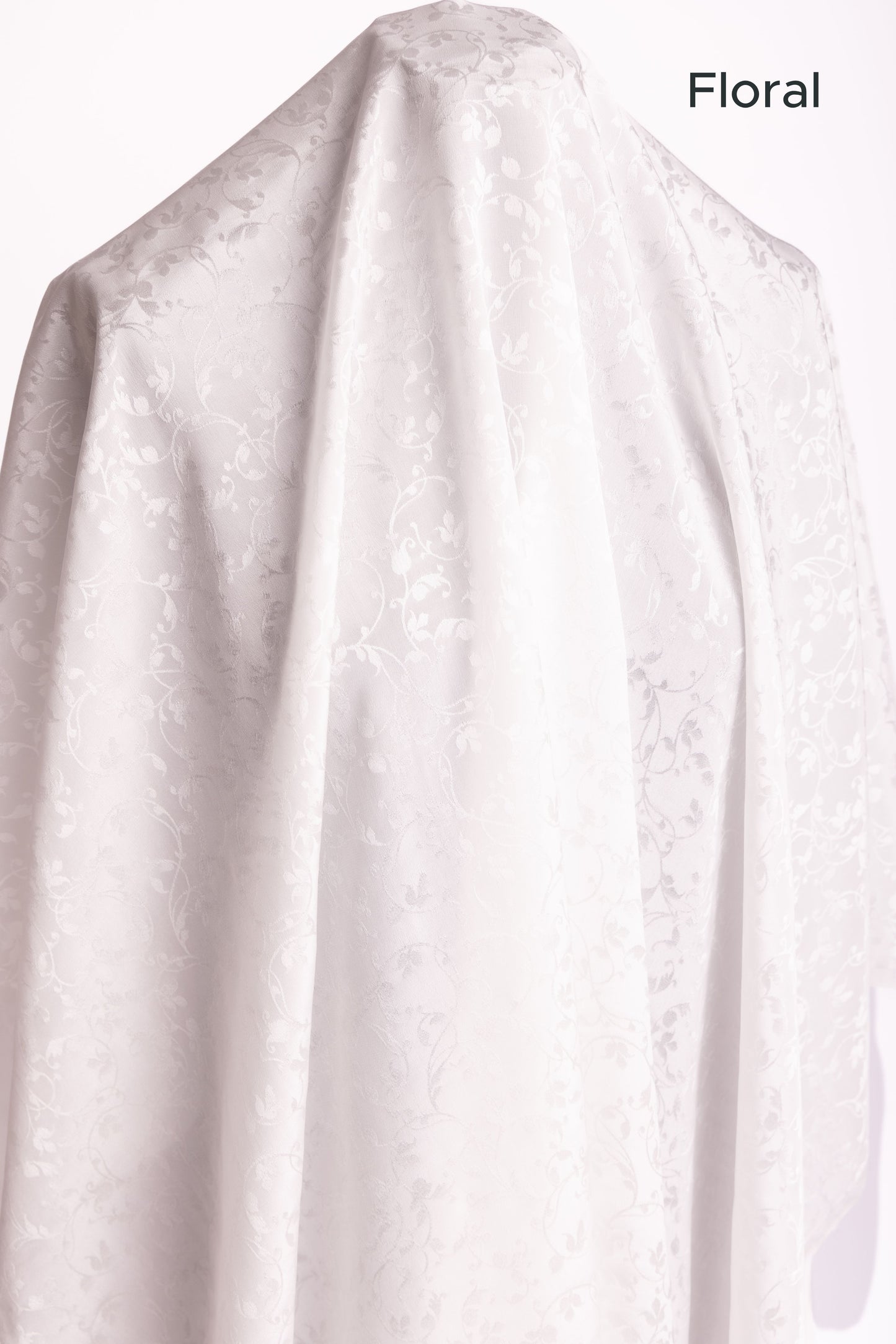Seidenstoff für Brautkleider • Natürlicher Peace Silk Jacquard • 100% Seide • Naturweiß • Floral & Rosen