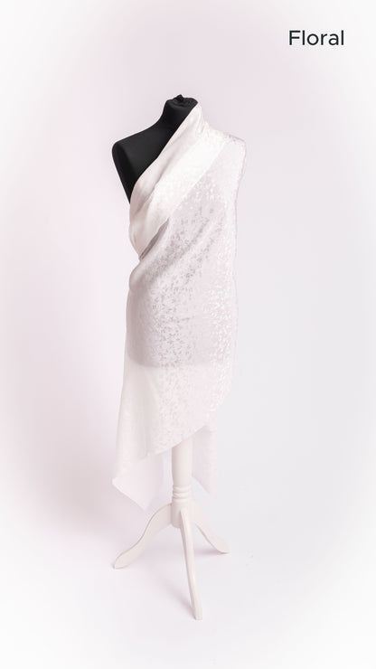 Seidenstoff für Brautkleider • Natürlicher Peace Silk Jacquard • 100% Seide • Naturweiß • Floral & Rosen