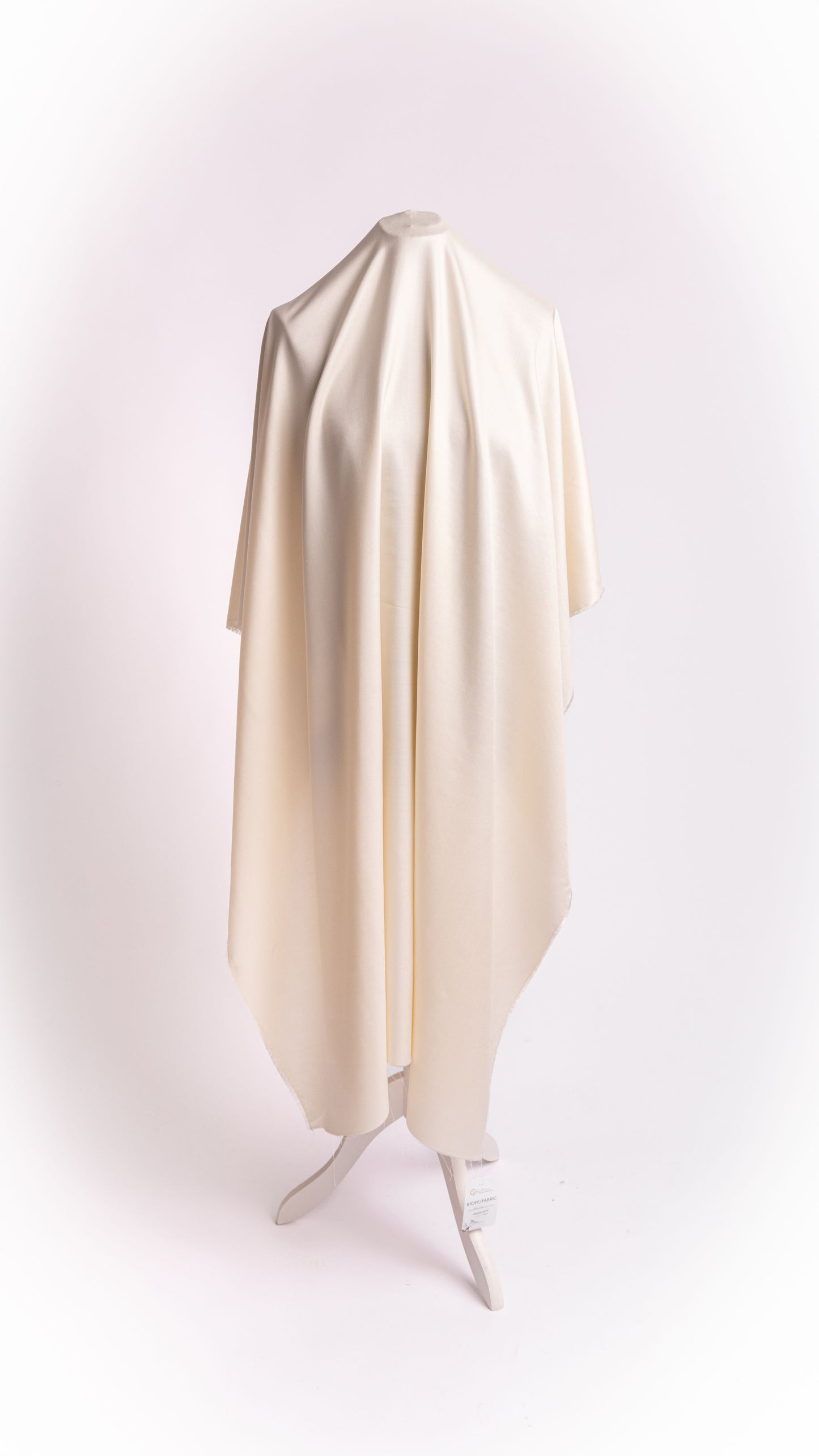 Seidenstoff für Brautkleider • Natürliche Peace Silk Broken Satin • 100% Seide • Creme • Gana