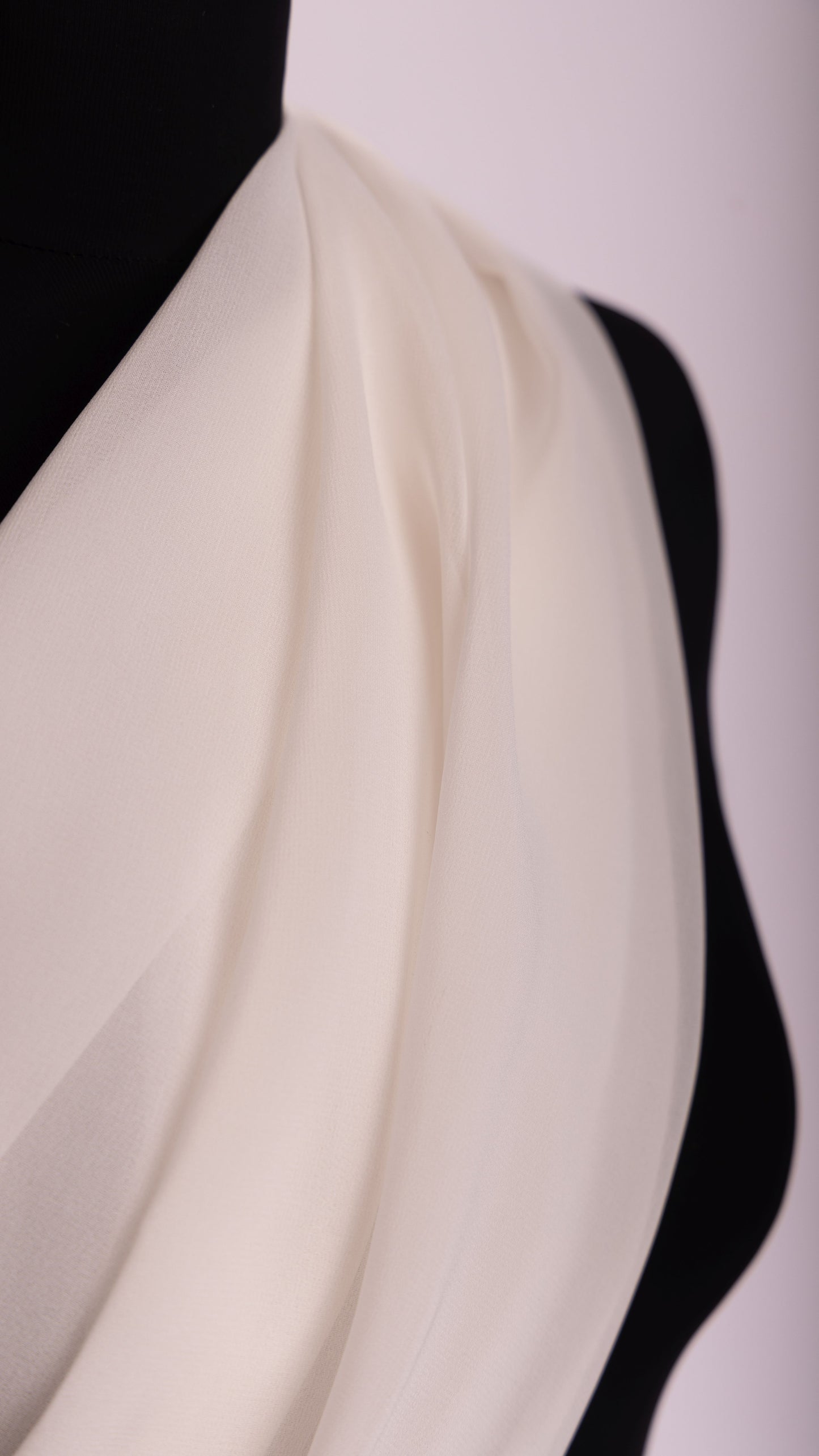 Seidenstoff für Brautkleider • Peace Silk Crêpe Georgette • 100% Seide • Naturweiß • Gila