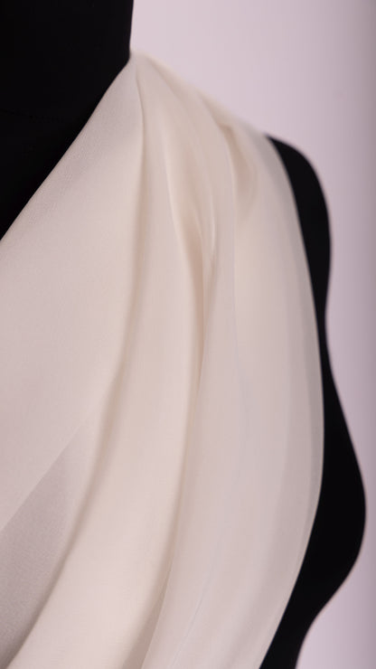 Seidenstoff für Brautkleider • Peace Silk Crêpe Georgette • 100% Seide • Naturweiß • Gila