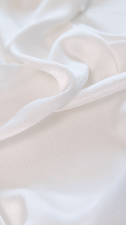 Seidenstoff für Brautkleider • Peace Silk Crinkle Satin Gehämmert • 100% Seide • Naturweiß • Kamika