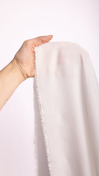 Seidenstoff für Brautkleider • Peace Silk Crinkle Satin Gehämmert • 100% Seide • Naturweiß • Kamika