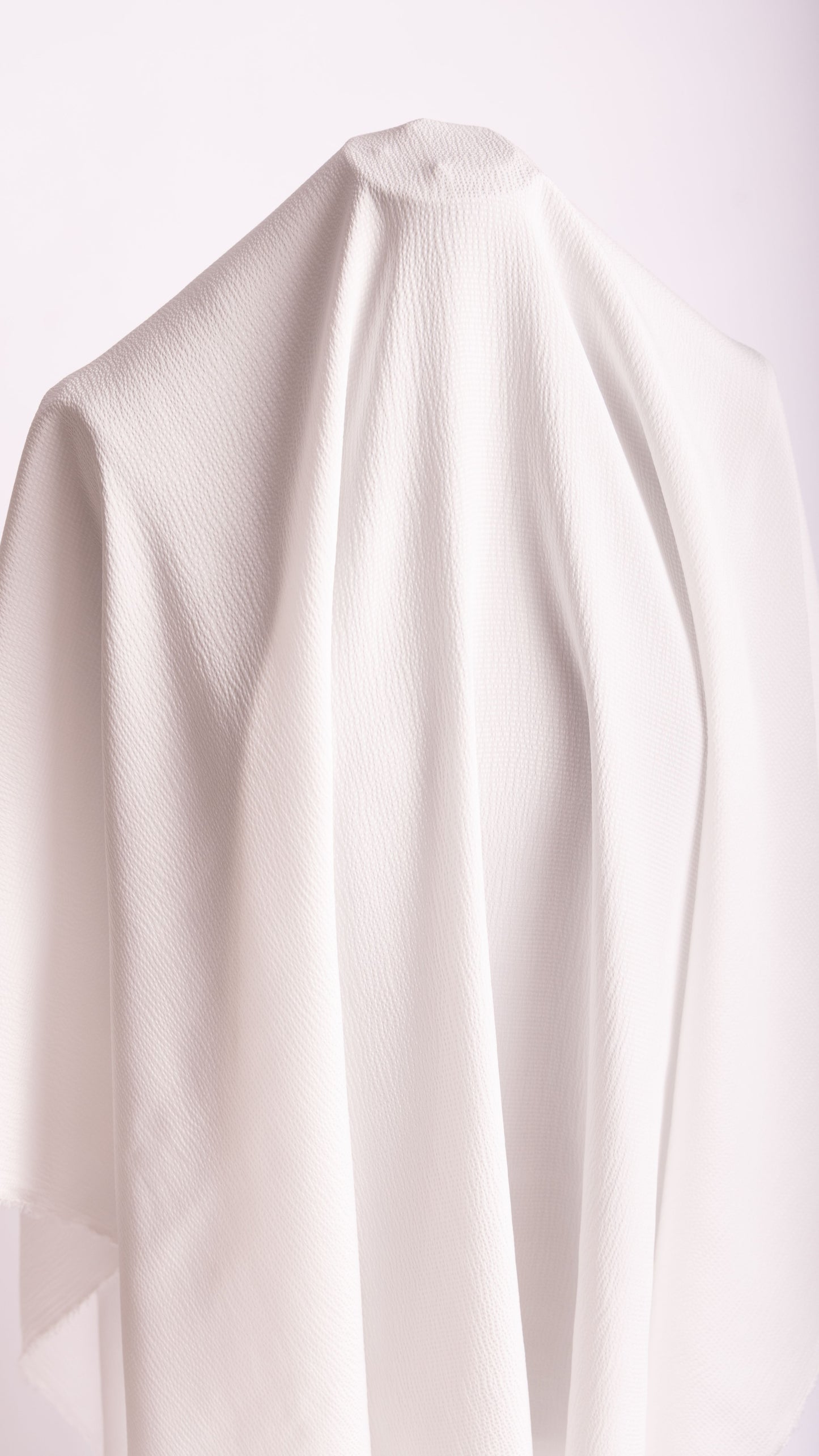 Seidenstoff für Brautkleider • Peace Silk Crinkle Satin Gehämmert • 100% Seide • Naturweiß • Kamika