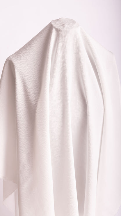 Seidenstoff für Brautkleider • Peace Silk Crinkle Satin Gehämmert • 100% Seide • Naturweiß • Kamika