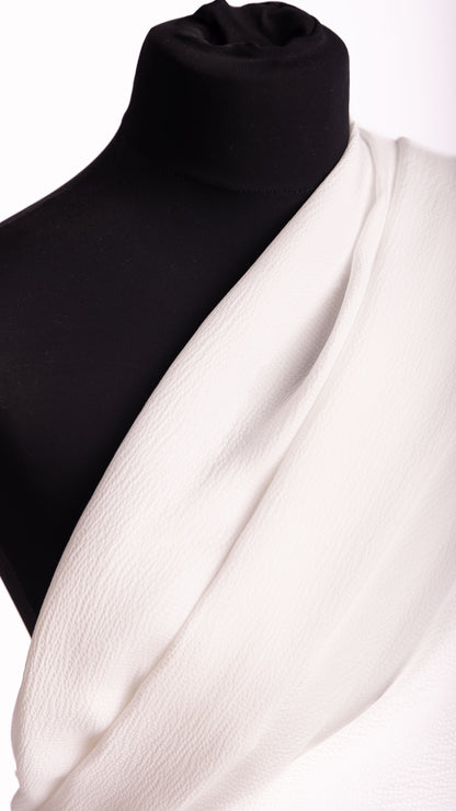 Seidenstoff für Brautkleider • Peace Silk Crinkle Satin Gehämmert • 100% Seide • Naturweiß • Kamika