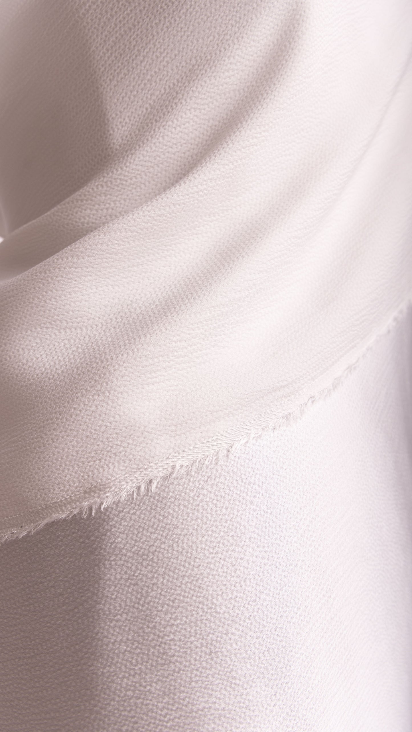 Seidenstoff für Brautkleider • Peace Silk Crinkle Satin Gehämmert • 100% Seide • Naturweiß • Kamika