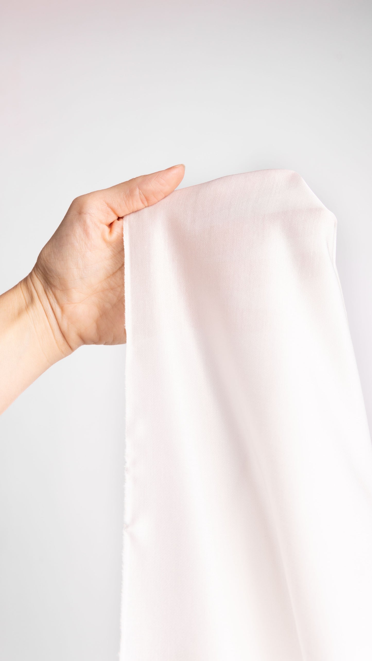 Seidenstoff Satin • Nachhaltige Peace Silk • 30% Seide, 70% Baumwolle • Naturweiß • Kapas