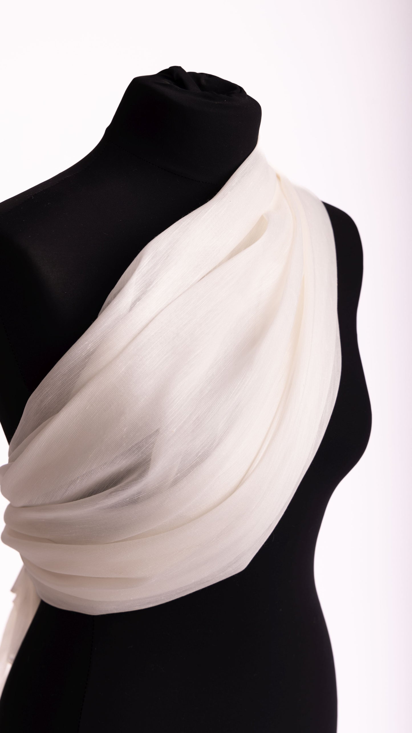 Seidenstoff Dupion • Nachhaltige Peace Silk • 30% Seide, 70% Leinen • Naturweiß Transparent • Laksha