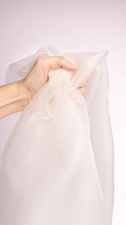 Seidenstoff für Brautkleider • Nachhaltiger Peace Silk Organza • 100% Seide • Naturweiß Transparent
