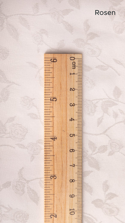 Seidenstoff für Brautkleider • Natürlicher Peace Silk Jacquard • 100% Seide • Naturweiß • Floral & Rosen